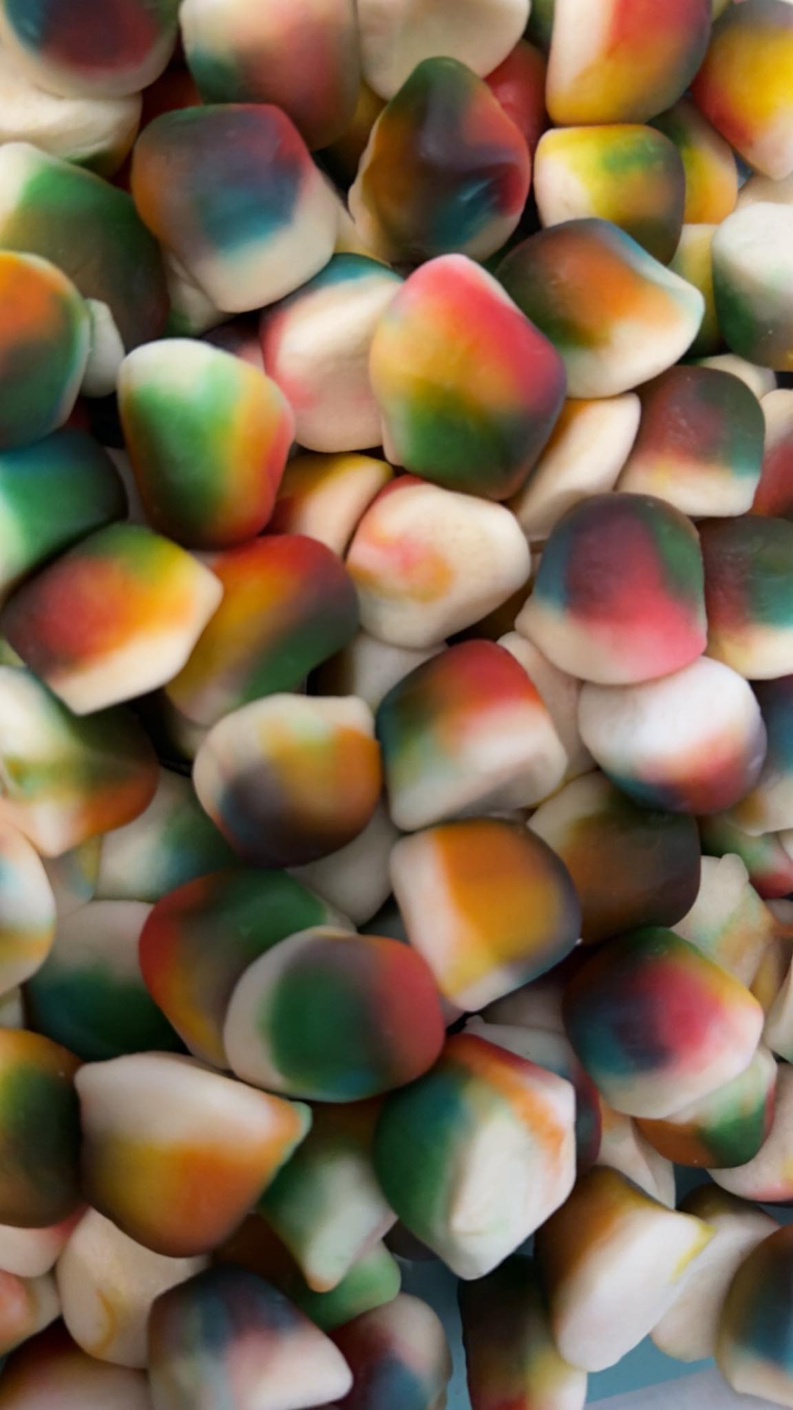 Bonbons Bisous Multicolores β Douceur fondante et explosion de couleurs πππ¬ (100g)
