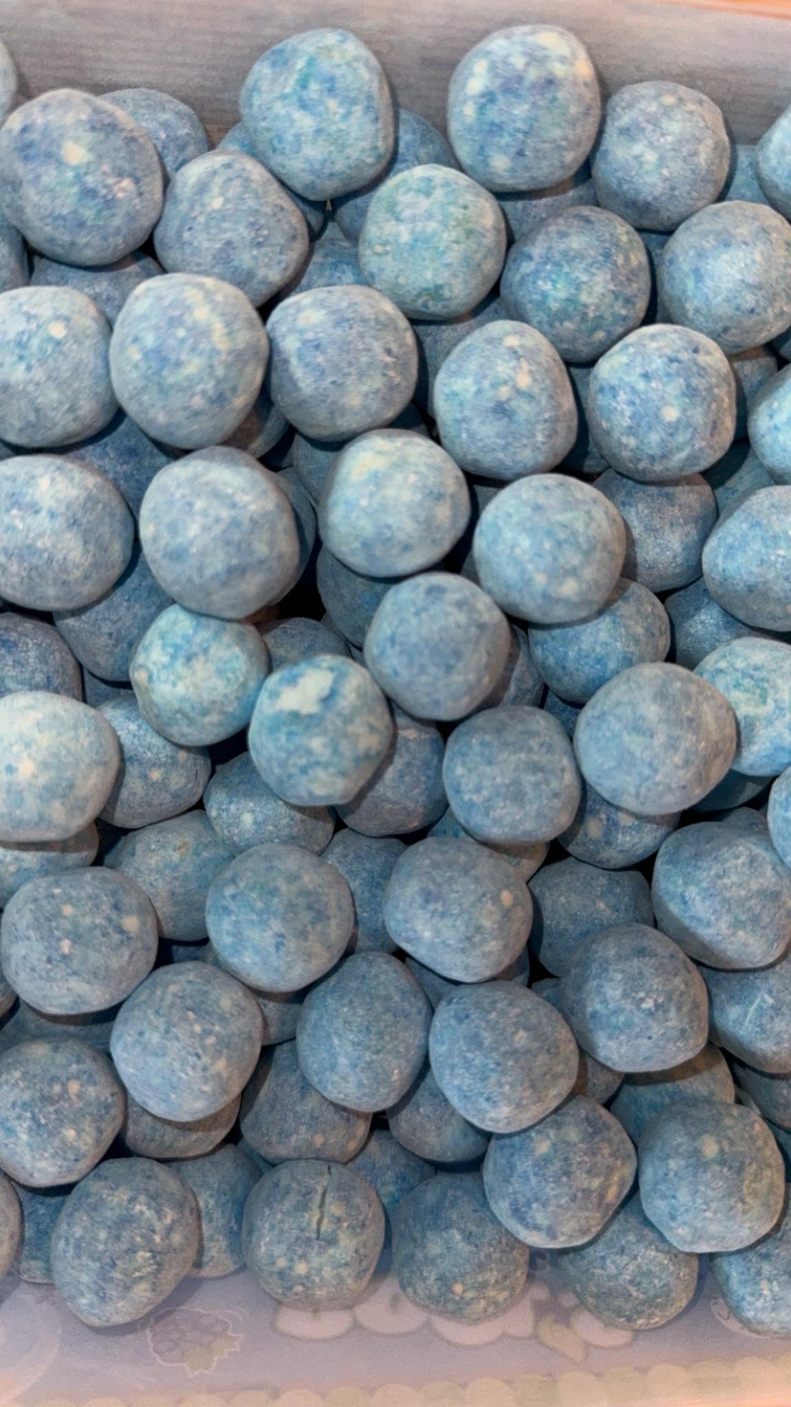 Karabool Framboise – Croquant à l’extérieur, fun à l’intérieur 🔵🍬✨ (100g)